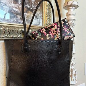 🌺🌺 BCBGMaxAzria Black Tote with Colorful Floral Kate Spade Cosmetic Bag 🌺🌺